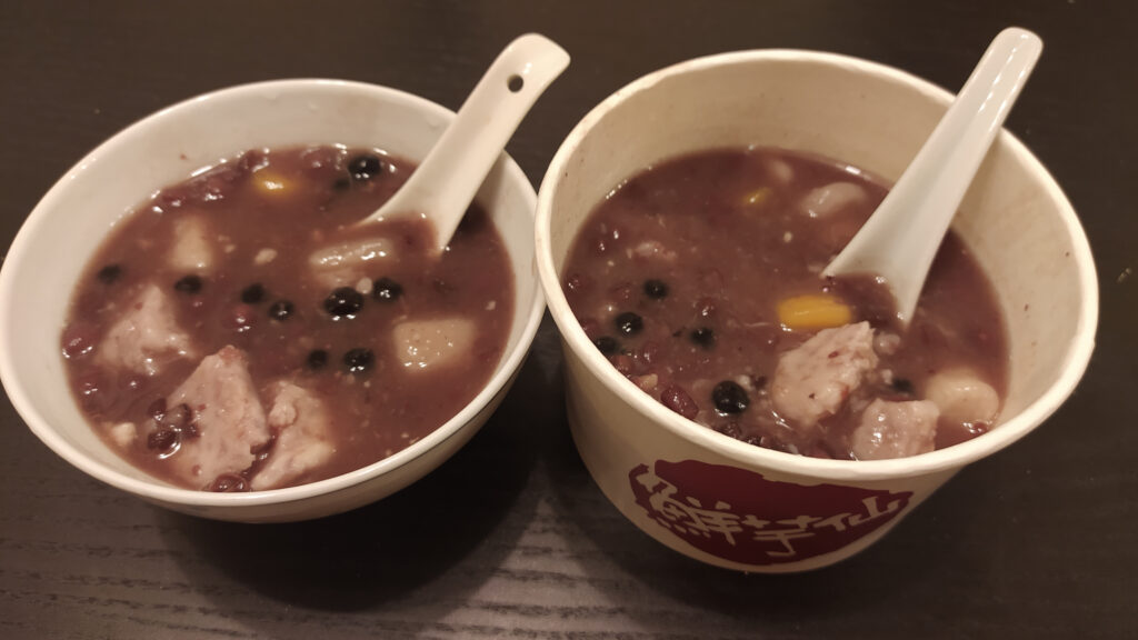 鮮芋仙的甜品份量充足